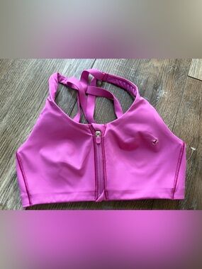 lululemon athletica Bright Pink fushia Sports Bra m 34B